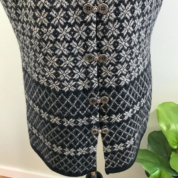 Vintage Gap Vest Womens 100% Wool Fair Isle Nordic Metal Clasp Closure Size L - Picture 8 of 17